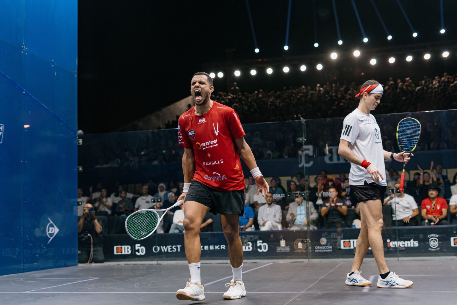 Mostafa Asal and Diego Elias during a CIB Egyptian Open match at the Pyramids of Giza